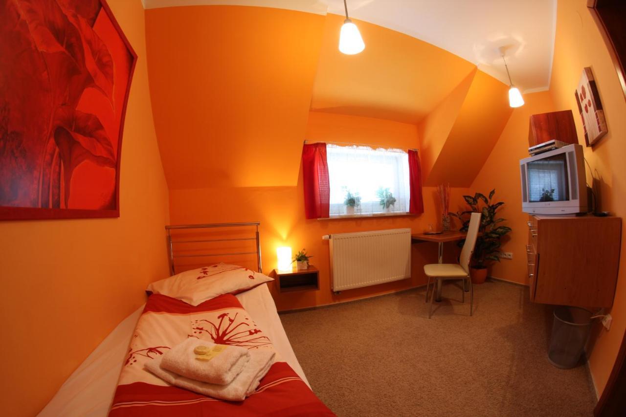 Mahleruv Penzion Na Hradbach Jihlava Zimmer foto